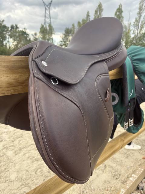Sella mista Ikonic  16.5" - 2026