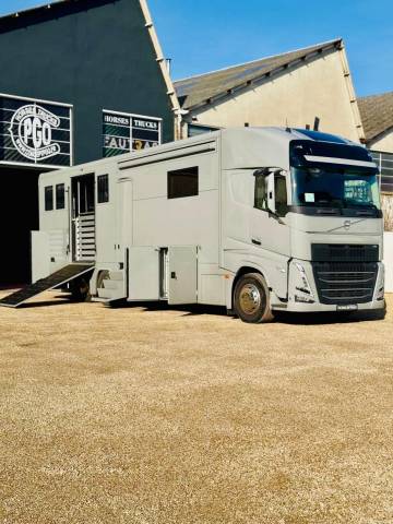 Camion per Cavalli Volvo CONCEPTPGO 2023 Nuovo
