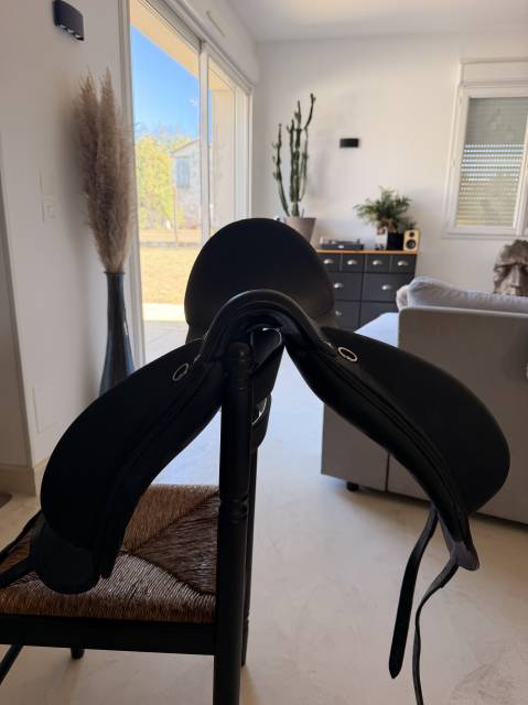 Sella da dressage Devoucoux  18" - 2026