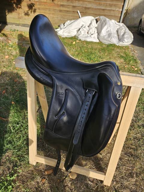 Sella da dressage Devoucoux  18" - 2016