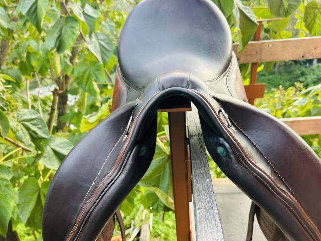 Sella da endurance Devoucoux  17" - 2024