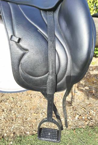 Sella da dressage Antar&egrave;s  17.5" - 2015