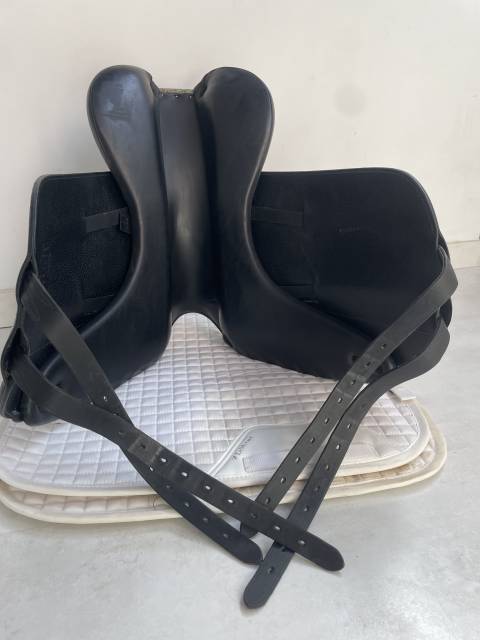 Sella da dressage Forestier  18" - 2024