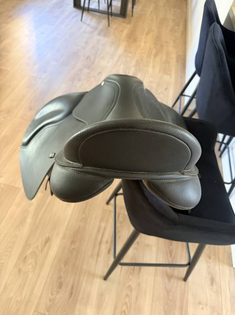 Sella sintetica Wintec  17.5" - 2022