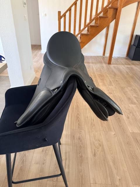 Sella sintetica Wintec  17.5" - 2022