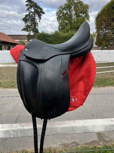 Sella da dressage Equipe  17.5" - 2023