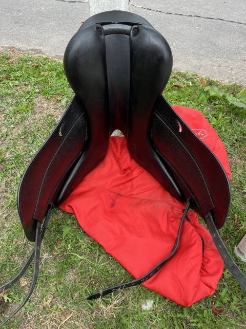 Sella da dressage Equipe  17.5" - 2023