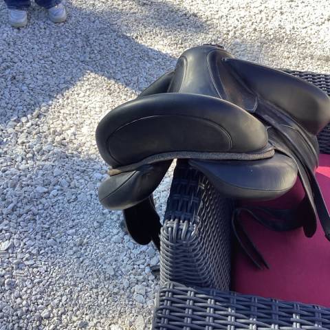Sella da dressage Devoucoux  17.5" - 2023