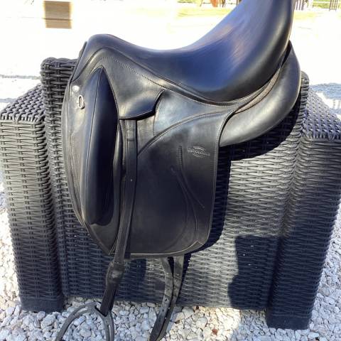 Sella da dressage Devoucoux  17.5" - 2023