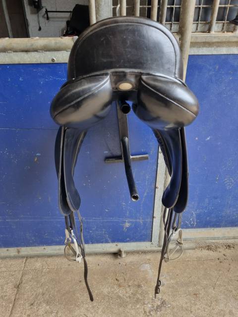 Sella da dressage Bates  17.5" - 2016