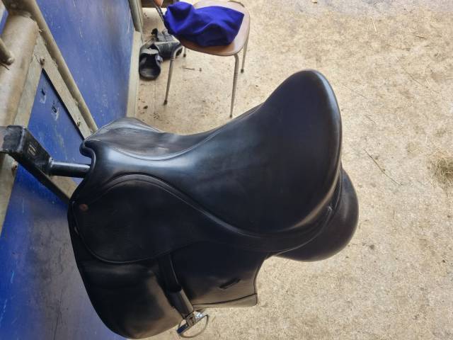 Sella da dressage Bates  17.5" - 2016