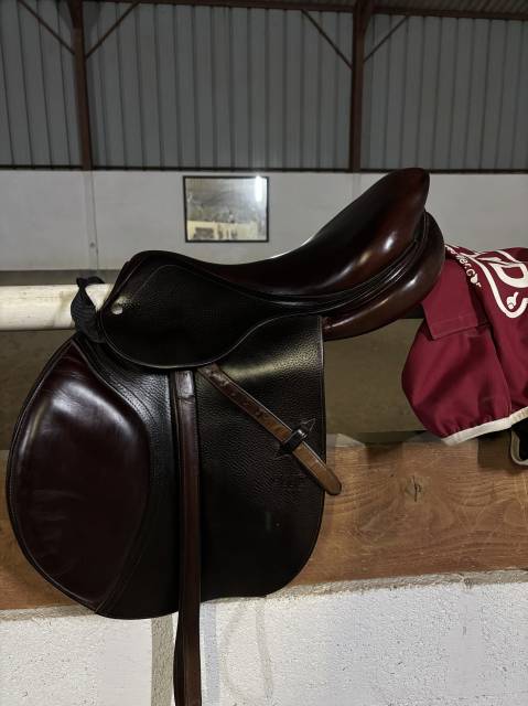 Sella da salto ostacoli CWD CWD SE01 17" - 2015