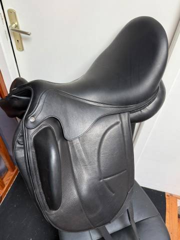 Sella da dressage Arion D4 18" - 2024