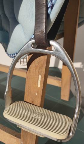 Sella inglese da salto Premi&egrave;re France 18"