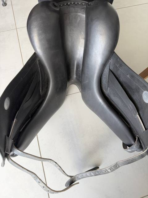Sella da dressage Meyer  17.5" - 2014