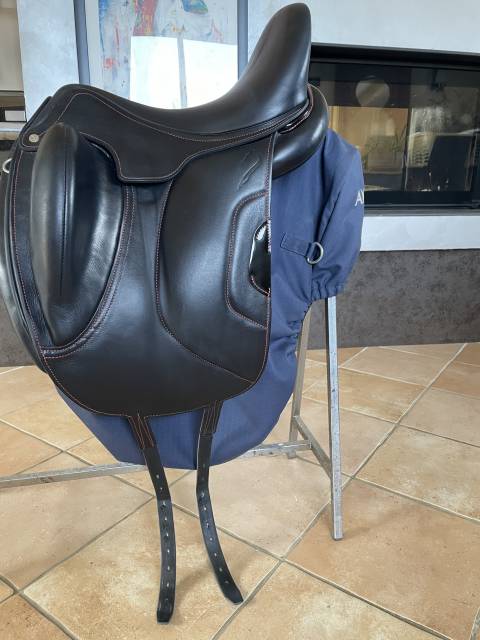 Sella da dressage Antar&egrave;s  17" - 2024