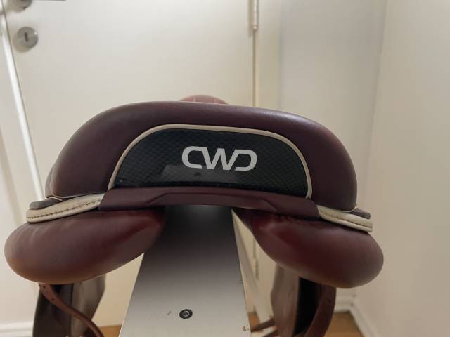 Sella da salto ostacoli CWD  17.5" - 2023
