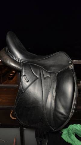 Sella da dressage Devoucoux  17.5" - 2018