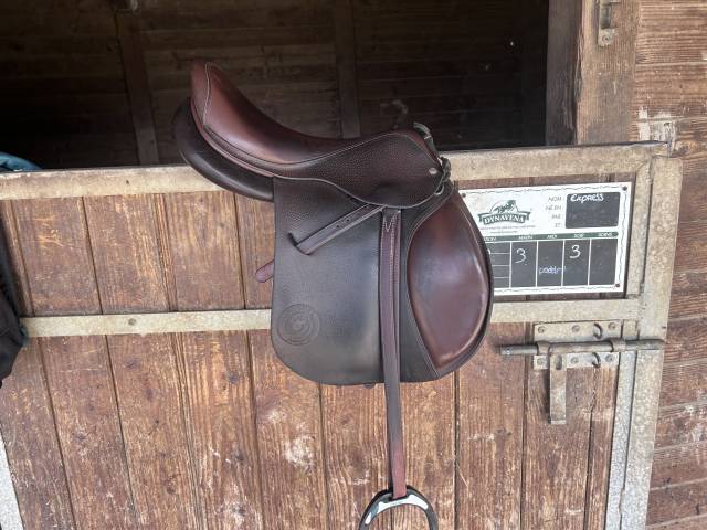 Sella da salto ostacoli Forestier CLUB  17" - 2022