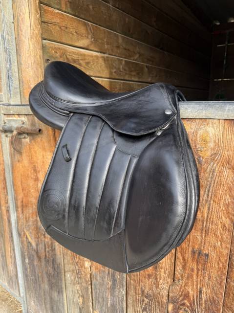 Sella da salto ostacoli Forestier  17.5" - 2024
