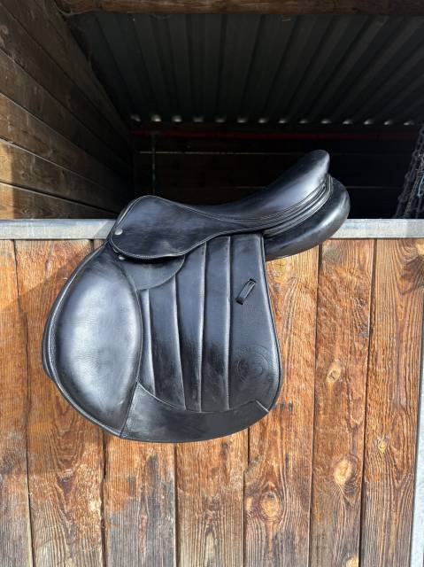 Sella da salto ostacoli Forestier  17.5" - 2024