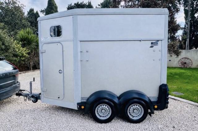 Trailer Ifor Williams HB403 1,5 Cavalli 2015 Occasione