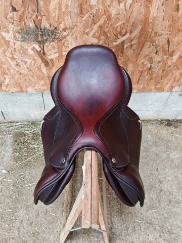 Sella da salto ostacoli CWD  16.5" - 2024
