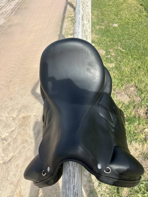 Sella da dressage Devoucoux  17.5" - 2017