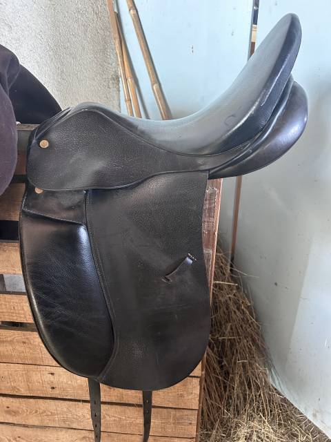 Sella da dressage Prestige Italia  18" - 2015