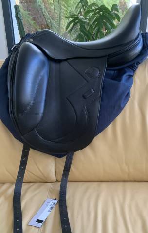 Sella da dressage Antar&egrave;s  17.5" - 2024