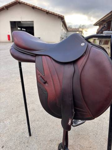 Sella da salto ostacoli CWD  17.5" - 2018