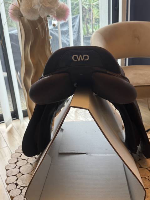 Sella da salto ostacoli CWD  16.5" - 2018