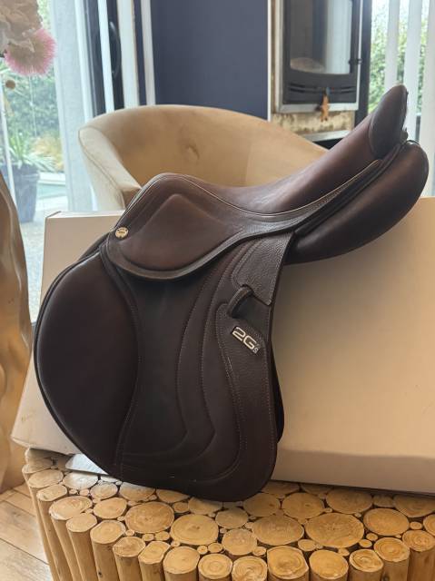 Sella da salto ostacoli CWD  16.5" - 2018