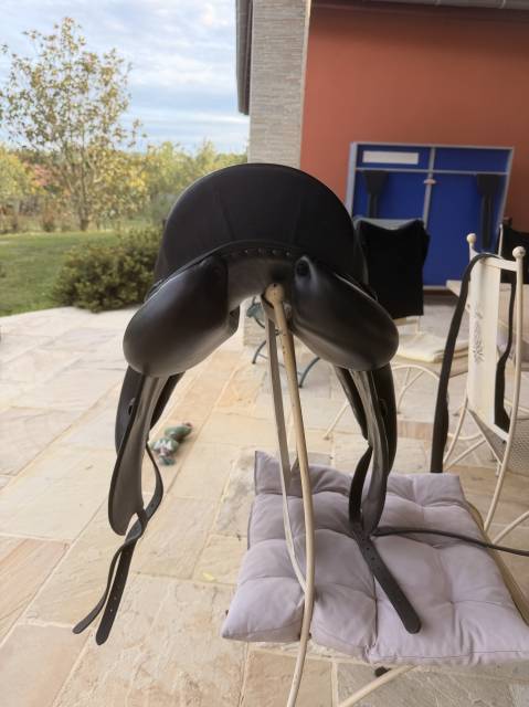 Sella da dressage Meyer  17" - 2014