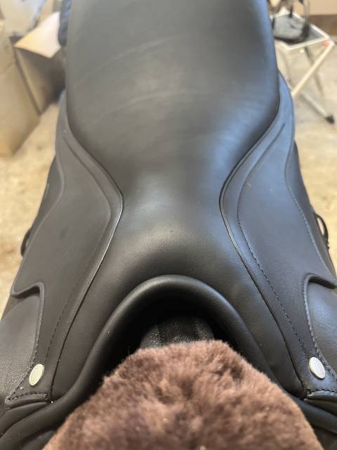 Sella da dressage Eric Thomas By Antares  17" - 2025