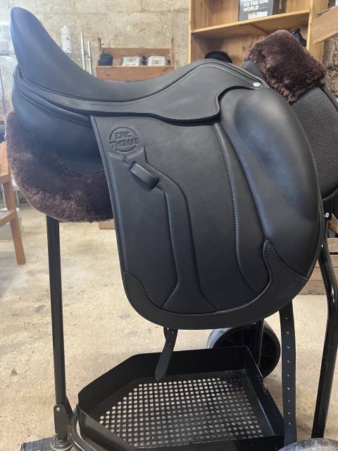 Sella da dressage Eric Thomas By Antares  17" - 2025