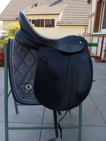 Sella da dressage  Frank Baines Elegance 18" - 2019