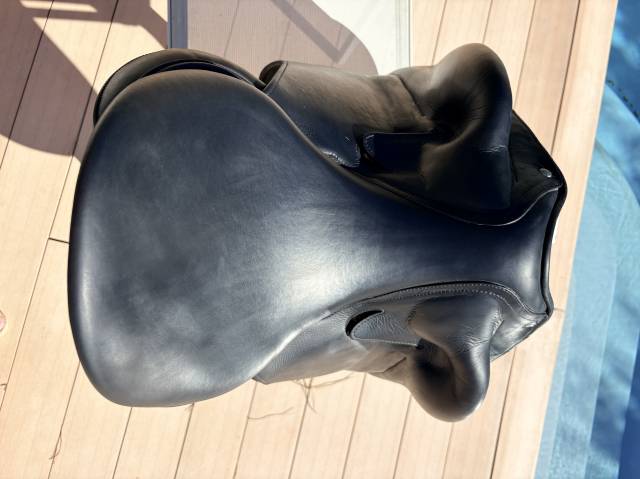 Sella da dressage Childeric  17.5" - 2025