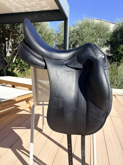 Sella da dressage Childeric  17.5" - 2025