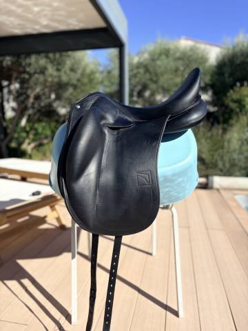 Sella da dressage Childeric  17.5" - 2025