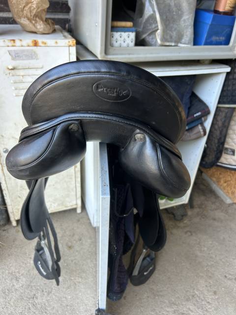 Sella da dressage Prestige Italia  17" - 2016