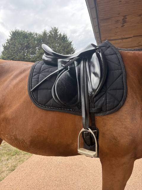 Sella da dressage Devoucoux Makila  18" - 2016