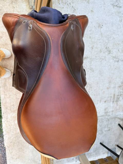 Sella da salto ostacoli Prestige Italia  17" - 2017