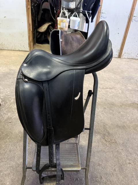 Sella da dressage Equipe  17" - 2017