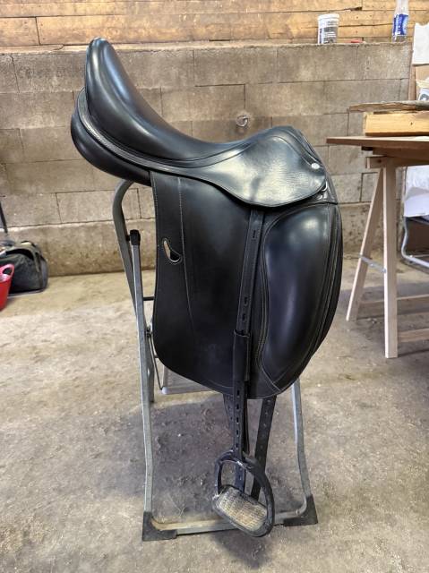 Sella da dressage Equipe  17" - 2017