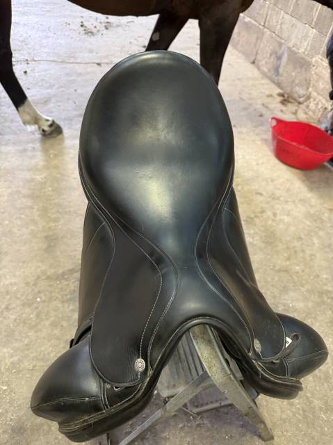 Sella da dressage Equipe  17" - 2017