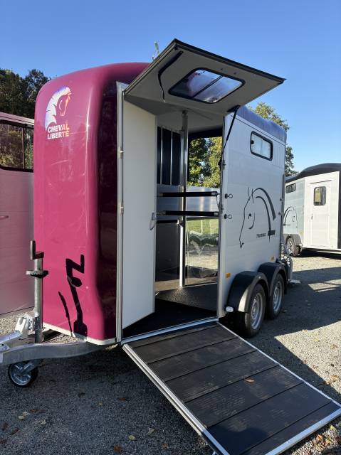 Trailer Cheval Libert&eacute; Touring country  2 Cavalli 2026 Nuovo