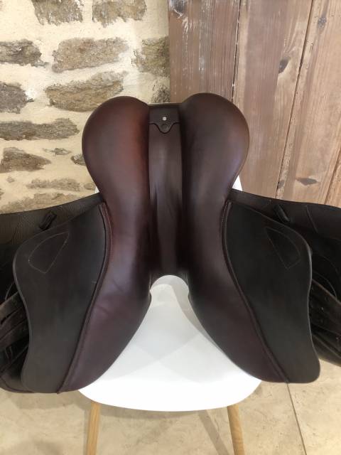 Sella da salto ostacoli CWD  17" - 2020