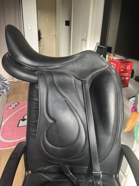 Sella da dressage Antar&egrave;s  18" - 2022