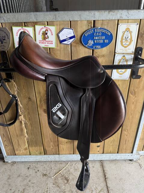 Sella da salto ostacoli CWD  17" - 2017
